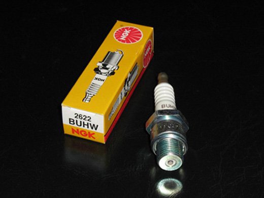 BUHW NGK PLUGG