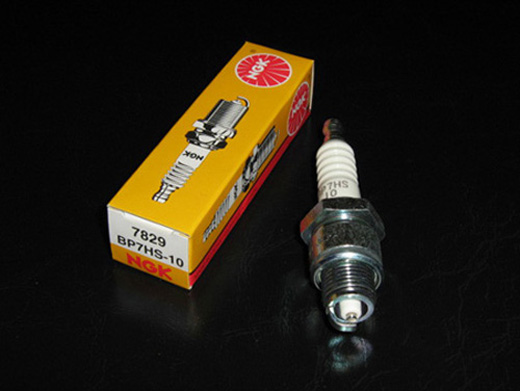 BP7HS-10 NGK PLUGG 7829