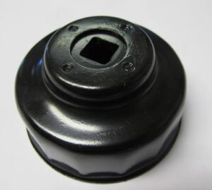 v02_12D538464E395DD6AE2DCE75B3EF85B5.jpg OLJEFILTERKOPP PASSER 9,9-115 HK 64MM. 3/8" SKRALLE