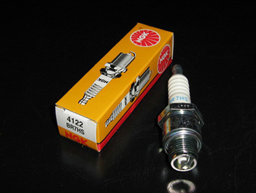 BR7HS NGK PLUGG 4122
