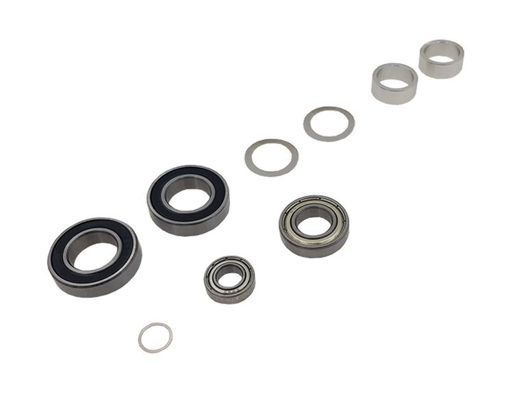 TRANSMISSION BEARING SET