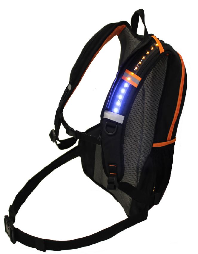 RYGGSEKK FIREFLY 10L VANNAVV. M/LED LYS FORAN,SIDE OG BAK