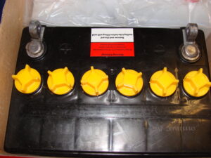 v02_577F1A5C8D1E69CD851DC5613E1B6097.jpg BATTERI 12V 24Ah LP POWER OF COMMAND +HØYRE SYRE FØLGER MED