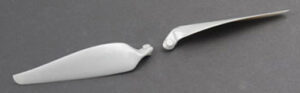v02_65F899391B2FC6C8AC23AD0B0C3CCF66.jpg APC 11X8 FOLDING PROPELLER