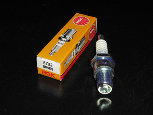 BR9ES NGK PLUGG 5722