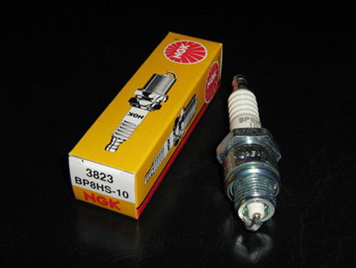BP8HS-10 NGK PLUGG 3823