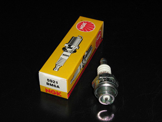 BM6A NGK PLUGG