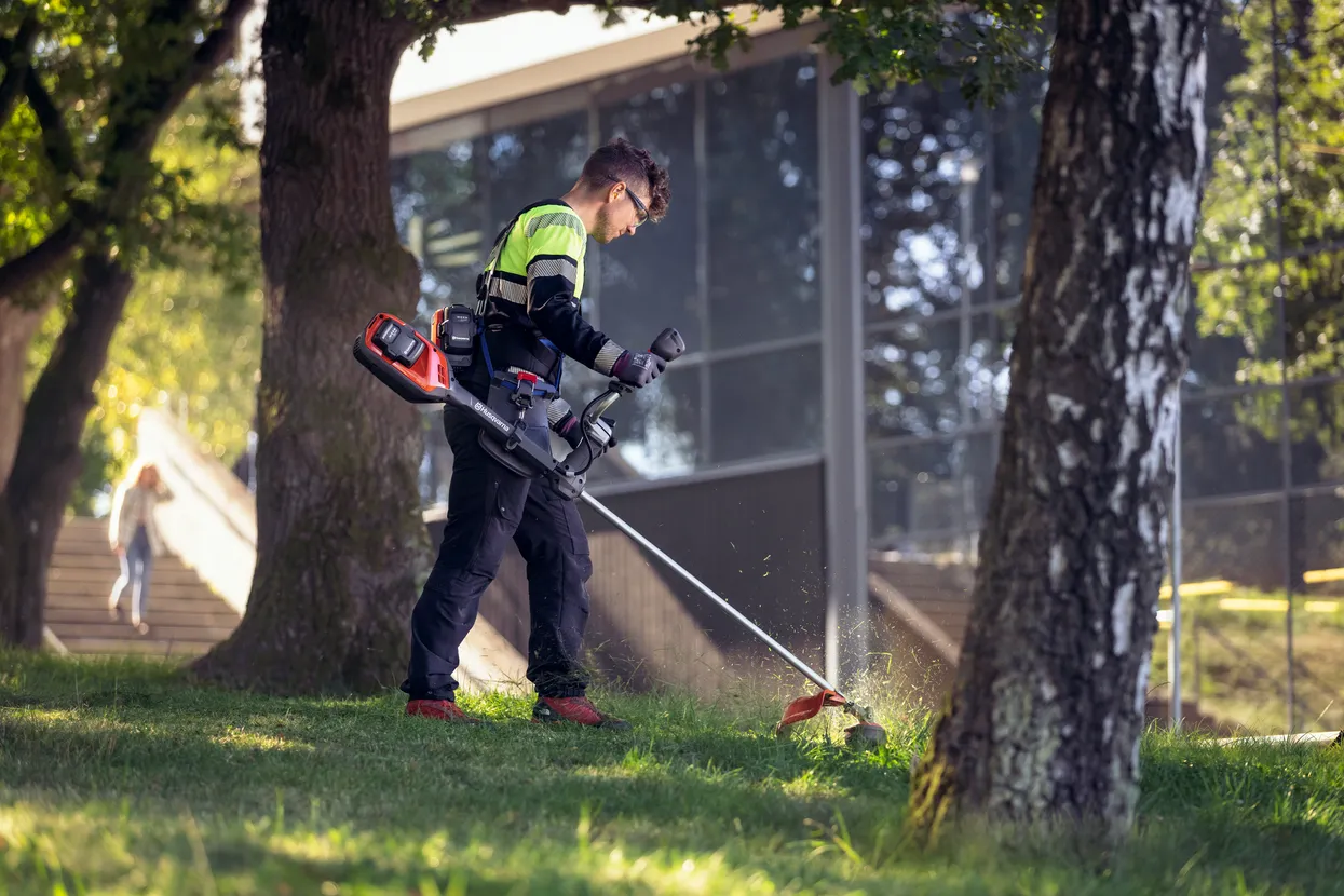 HUSQVARNA 525IRXT - BAT.RYDDESAG U/BAT.OG LADER - Bilde 2