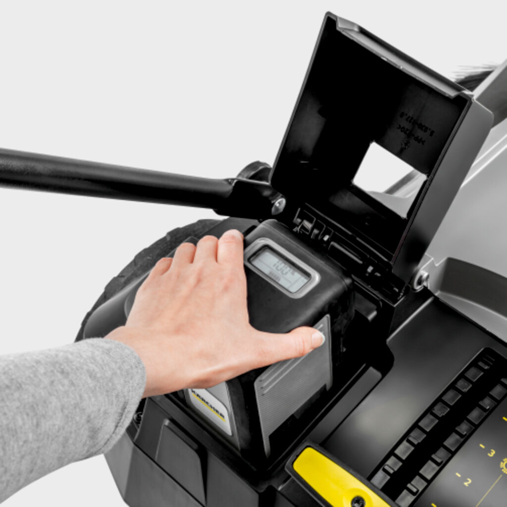 FEIEMASKIN KM 70/30 C BP 2 SIDEBØRSTER EL.BØRSTER KÄRCHER
