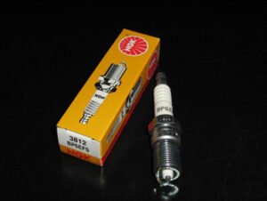 BP6EFS NGK PLUGG 3812