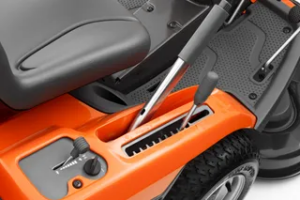 v02_A16CD7A3A3815B53D7C9F4609818C165.png HUSQVARNA R214TC RIDER INKL.AGREG. 103CM COMF.EDITION V-TWIN HQ HV586AE MOT.