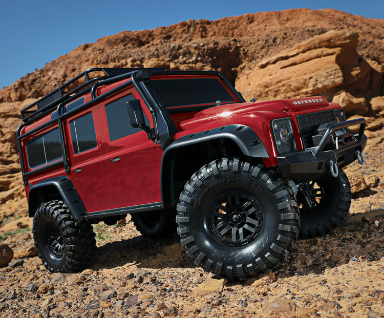 LAND ROVER DEFENDER SCALE & TRAIL 4WD RØD- TRAXXAS (TRX82256-4-RED)