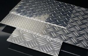 ALUMINIUM DØRKPLATE 2MM RISKORN 5754 H224 - pris/m²