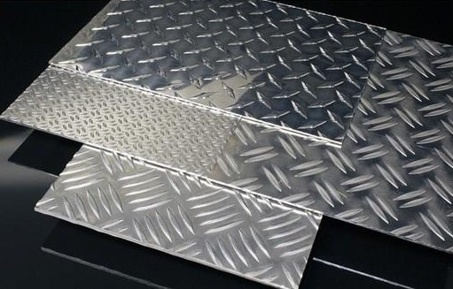 ALUMINIUM DØRKPLATE 2MM RISKORN 5754 H224 - pris/m²