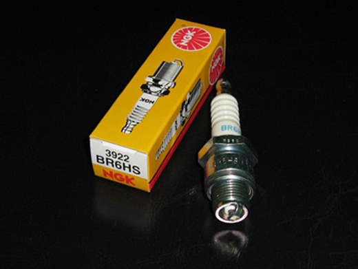 BR6HS NGK PLUGG 3922