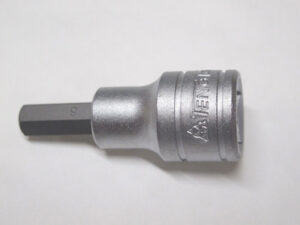 v02_B0794058289BB4B99BC0047E48859C8F.jpg 8MM UNBRAKO FOR INNV. SEKSKANTHULL. MED ½" FESTE - TENG TOOLS