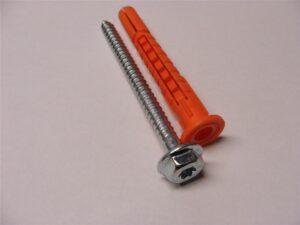 v02_B858B7B84FF024FB6F8DD5A67AD40095.jpg FASADEPLUGG LETTBETONG/LECA 10X120MM 6-KANT M/SKIVE +TX40