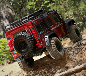 LAND ROVER DEFENDER SCALE & TRAIL 4WD RØD- TRAXXAS (TRX82256-4-RED)