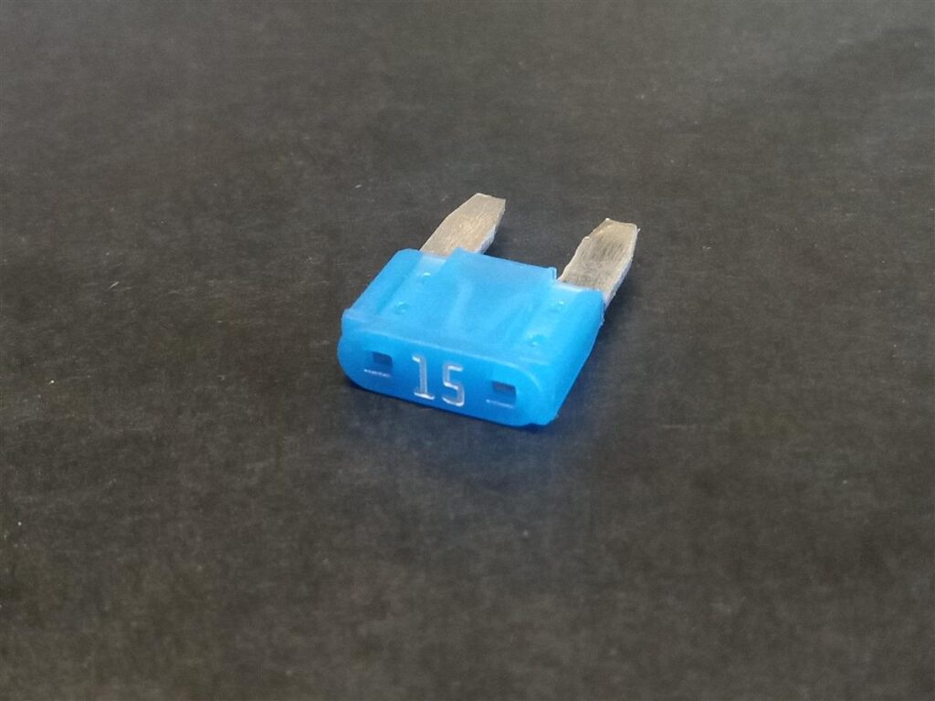 STIKKSIKRING FLAT MINI BLÅ - 15A