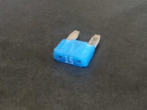 v02_C0F5423C8449EFC81E5B833A191E05D4.jpg STIKKSIKRING FLAT MINI BLÅ - 15A