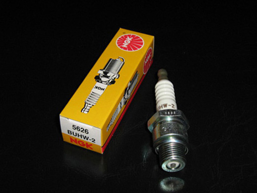 BUHW-2 NGK PLUGG