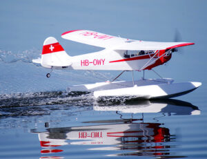 J3 CUB V4 1400MM W/FLOATS REFLEX V2-GYRO PNP FMS