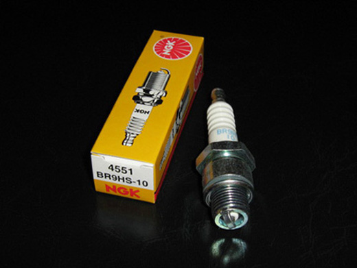 BR9HS-10 NGK PLUGG