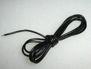 v02_F66EB32293925CAC2FDC75D4BB556C0F.jpg ANTENNELEDNING FOR MOTTAKER 1000MM SVART (PN58011)